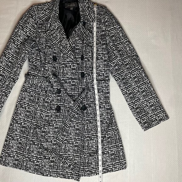Denver Hayes Black and White Belted Pattern Coat – Size Medium - Picture 6 of 7